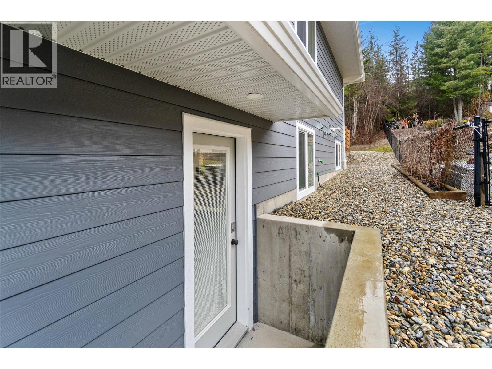 2763 Valleyview Drive, Blind Bay
