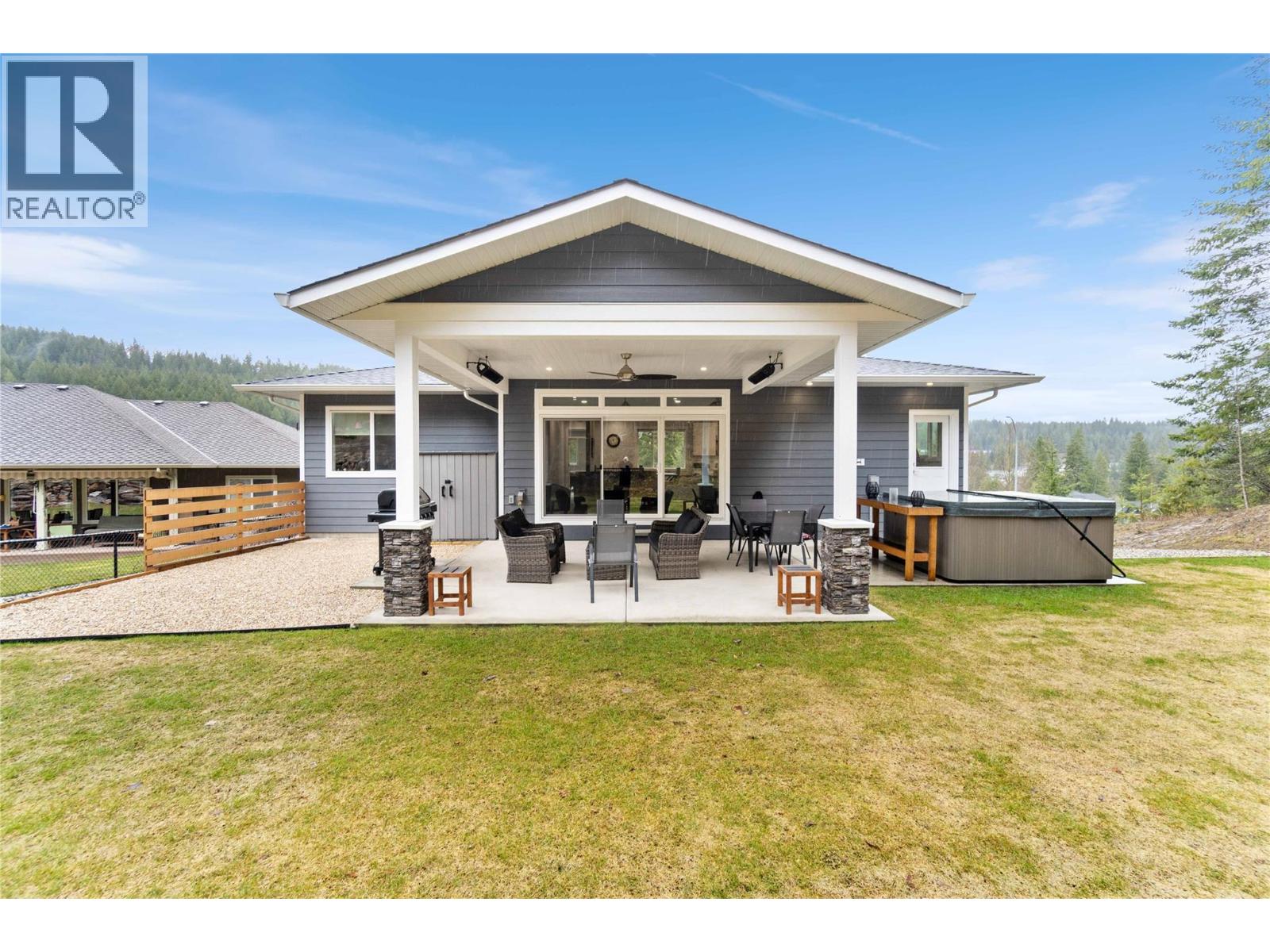 2763 Valleyview Drive, Blind Bay