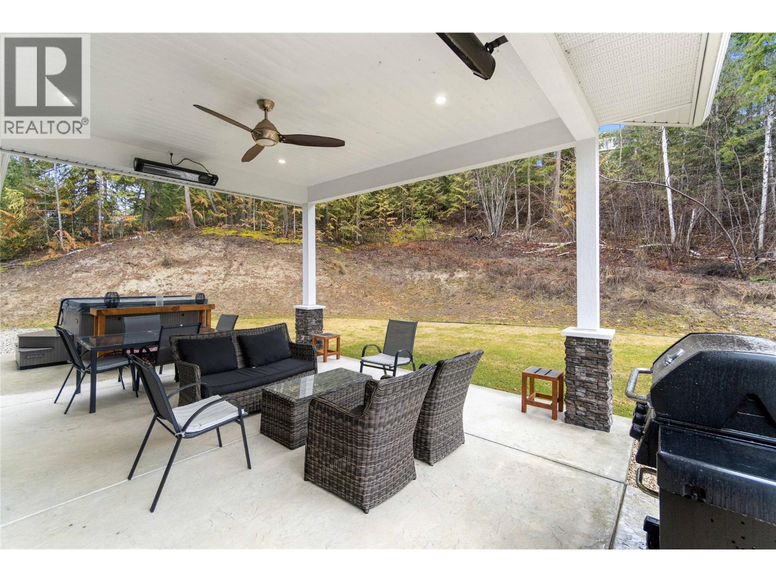 2763 Valleyview Drive, Blind Bay