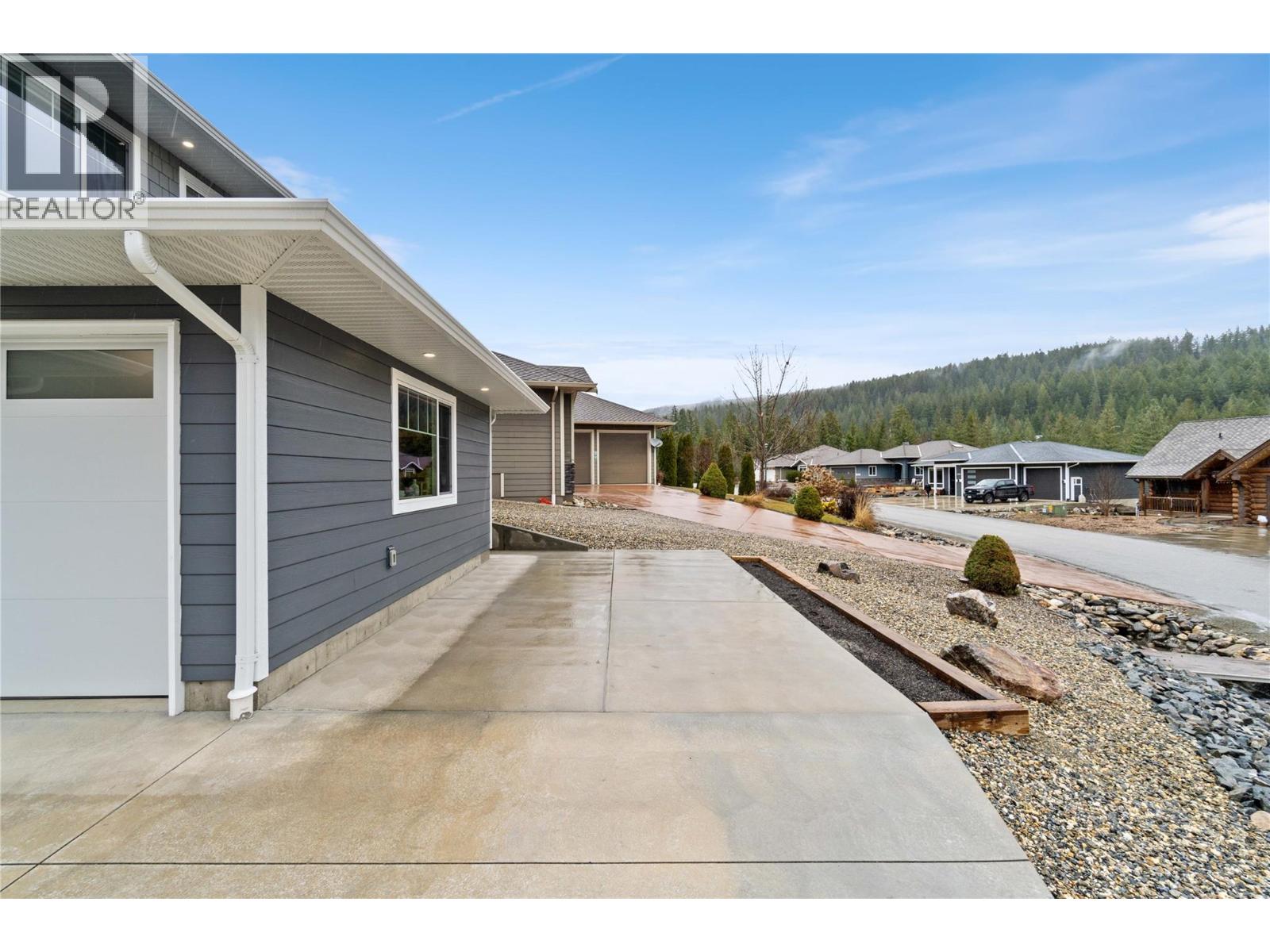 2763 Valleyview Drive, Blind Bay