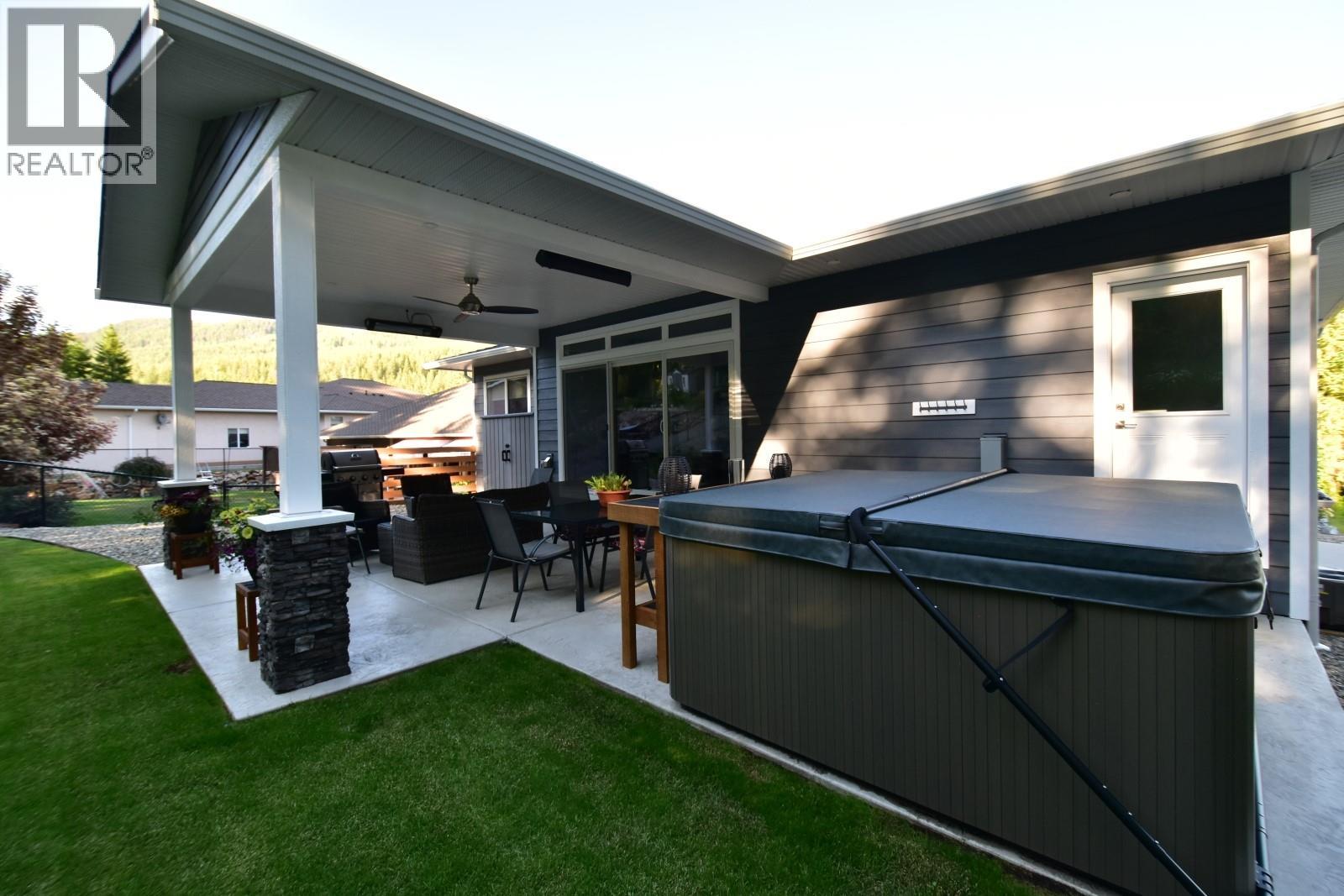 2763 Valleyview Drive, Blind Bay