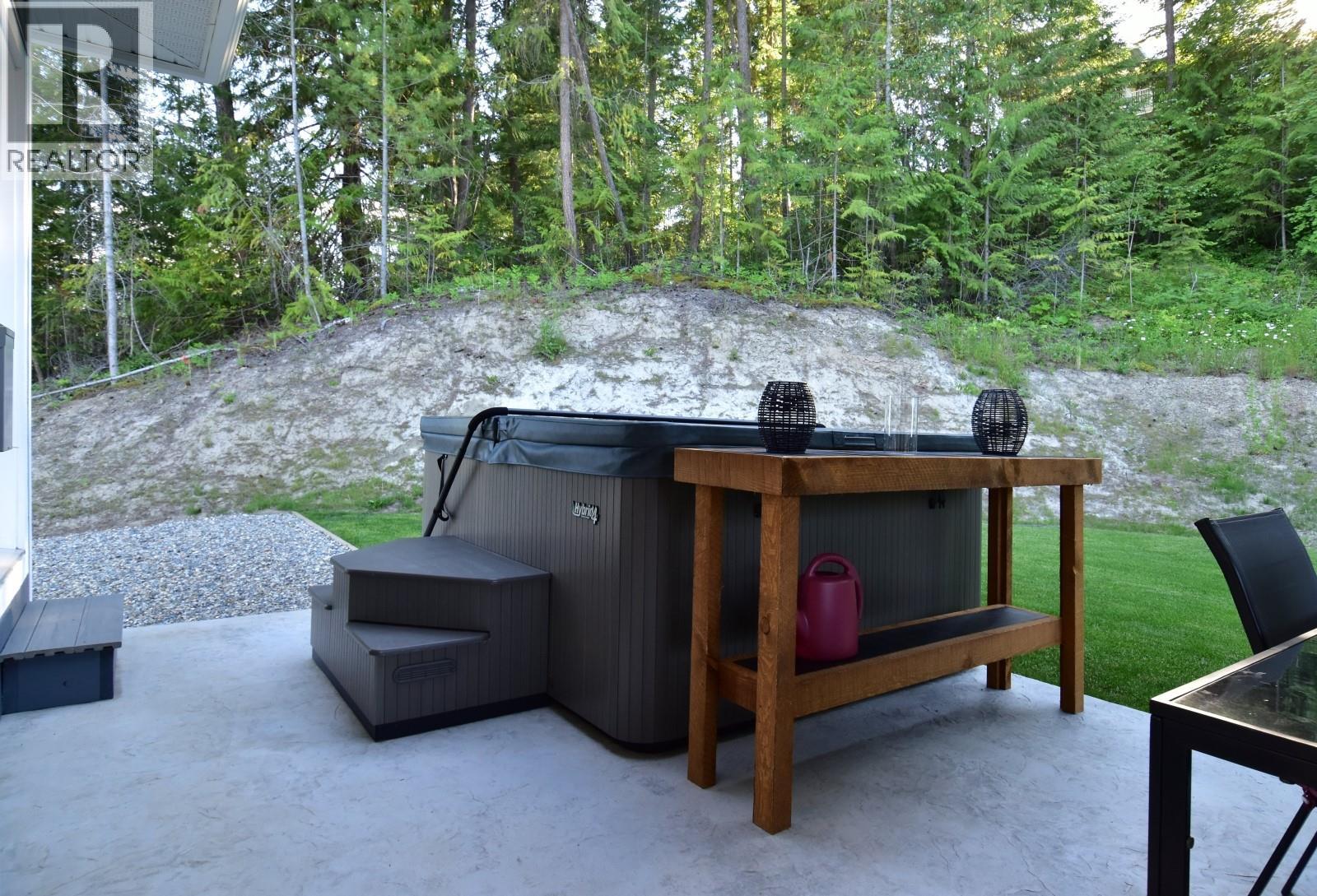 2763 Valleyview Drive, Blind Bay