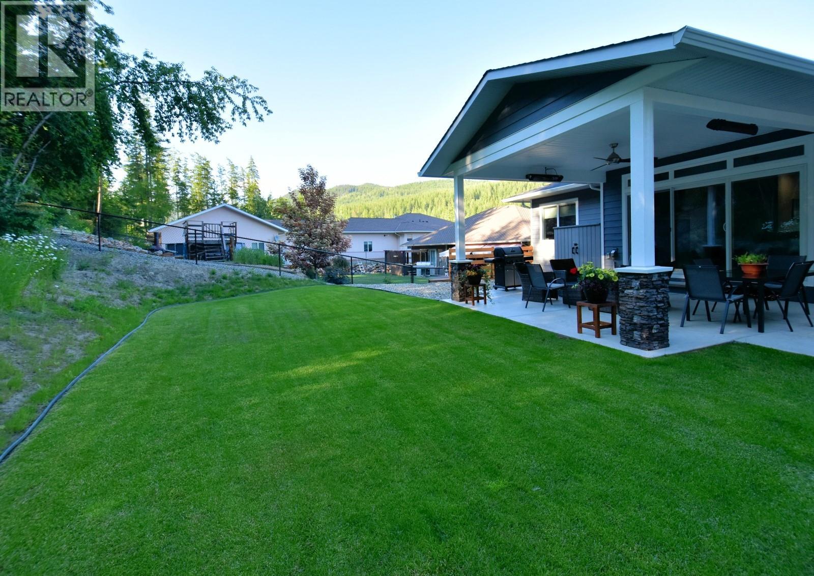 2763 Valleyview Drive, Blind Bay