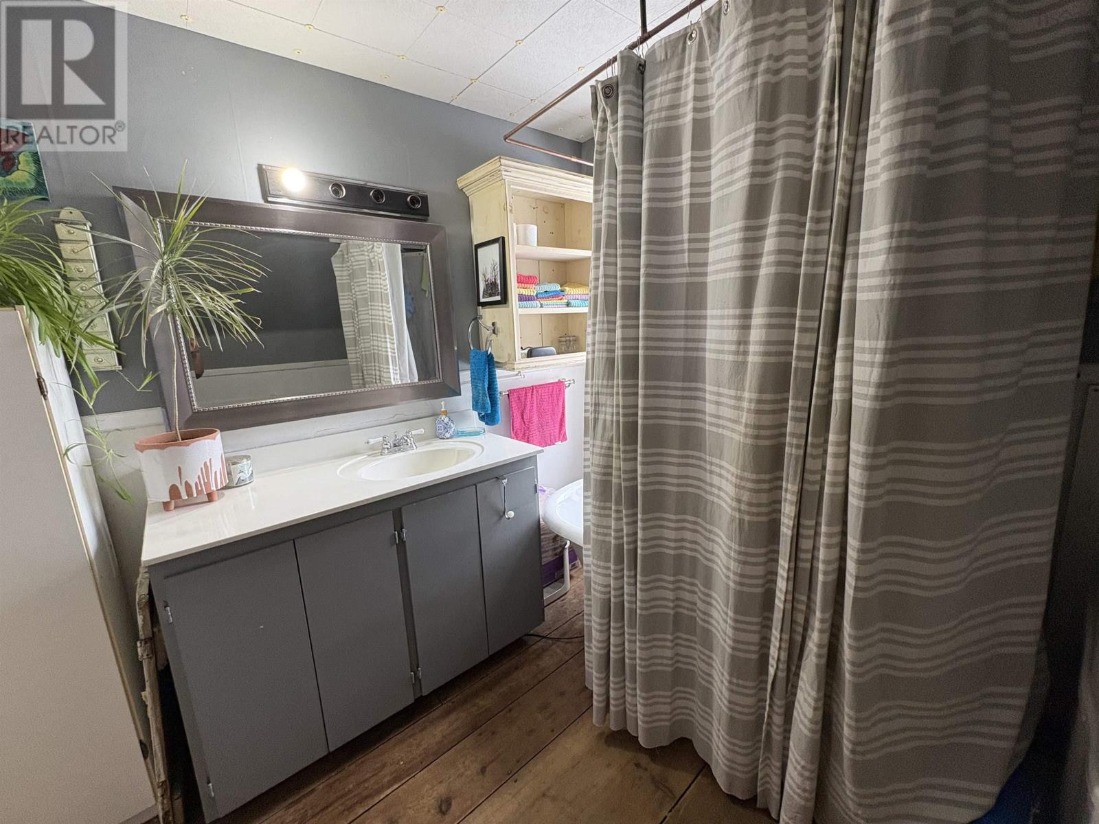 Property 7 of 28 of 535 East River East Side Road