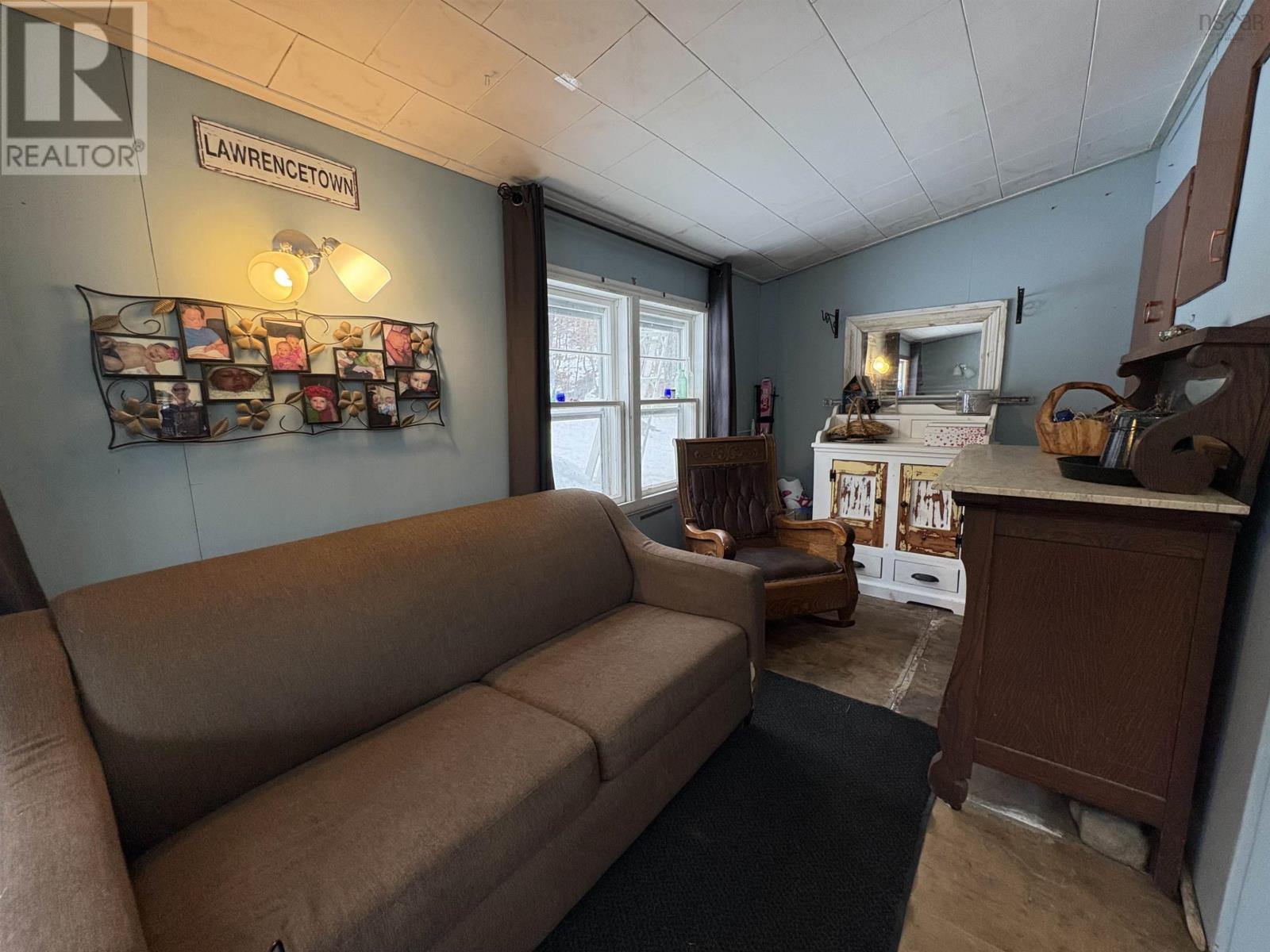 Property 27 of 28 of 535 East River East Side Road