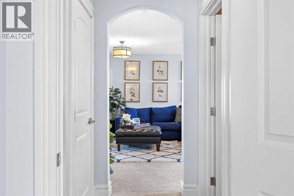 Single Family House for Sale in  Ascot Rise SW Aspen Woods Calgary 