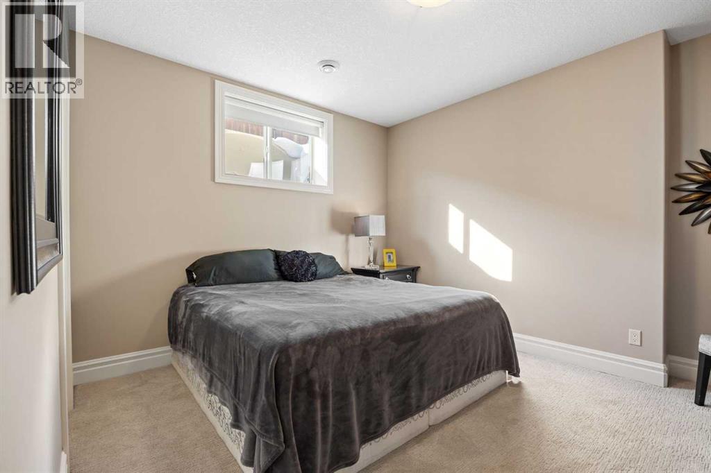 Single Family House for Sale in  Ascot Rise SW Aspen Woods Calgary 