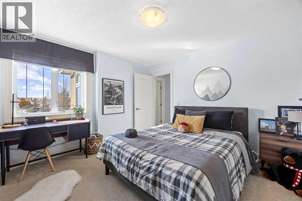 Single Family House for Sale in  Ascot Rise SW Aspen Woods Calgary 