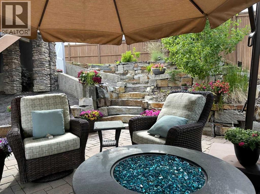 Single Family House for Sale in  Ascot Rise SW Aspen Woods Calgary 