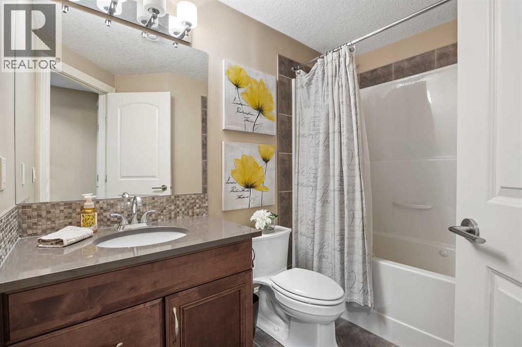 Single Family House for Sale in  Ascot Rise SW Aspen Woods Calgary 