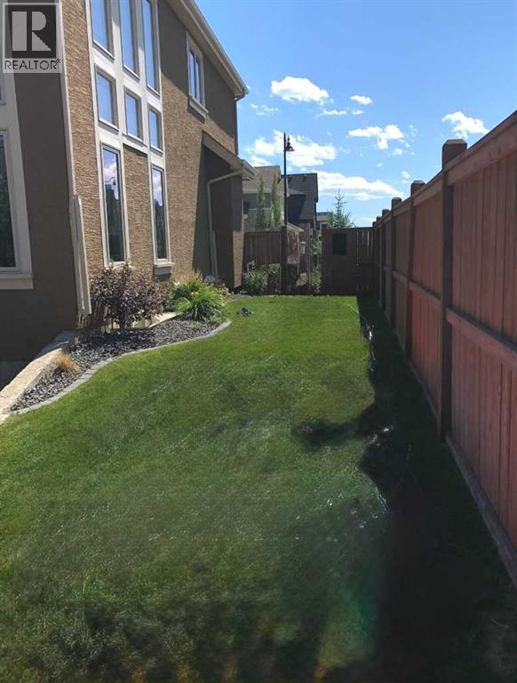 Single Family House for Sale in  Ascot Rise SW Aspen Woods Calgary 