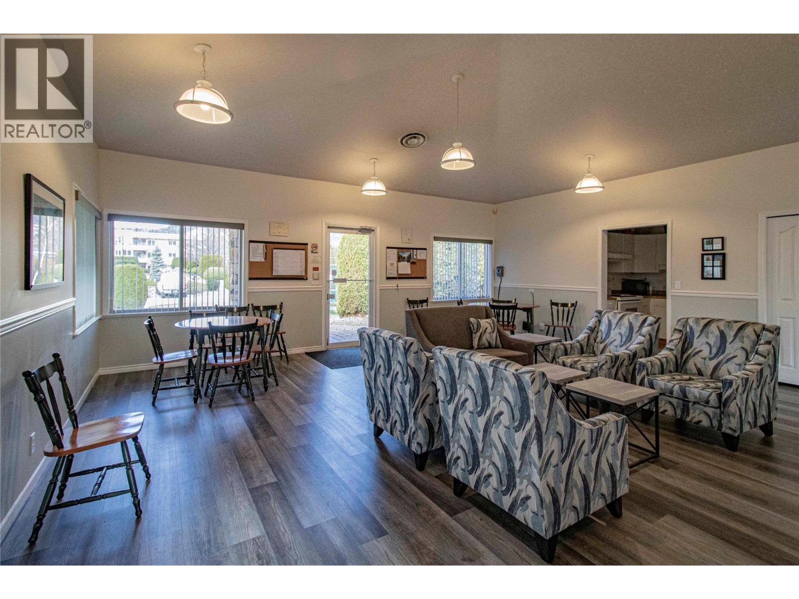 #207 8412 JUBILEE ROAD E - 28