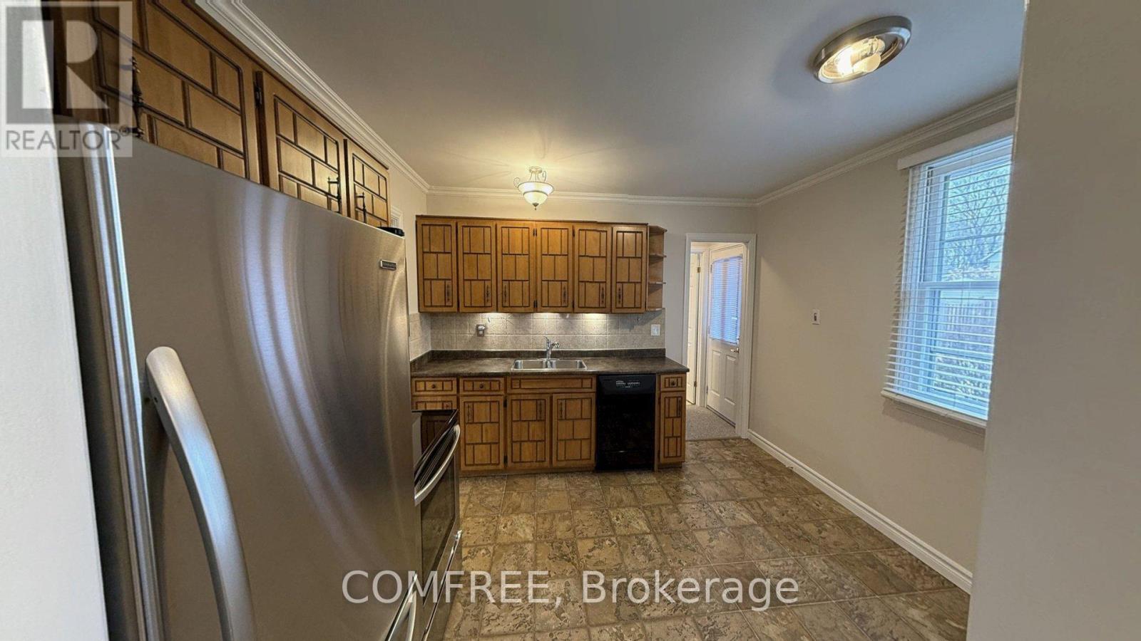 20 LYNNGATE COURT - 6