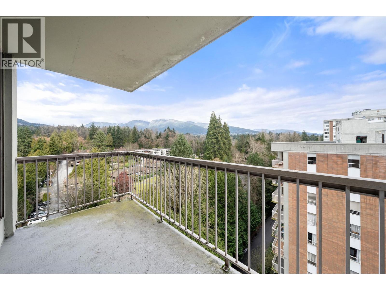 1404 2016 FULLERTON AVENUE, North Vancouver