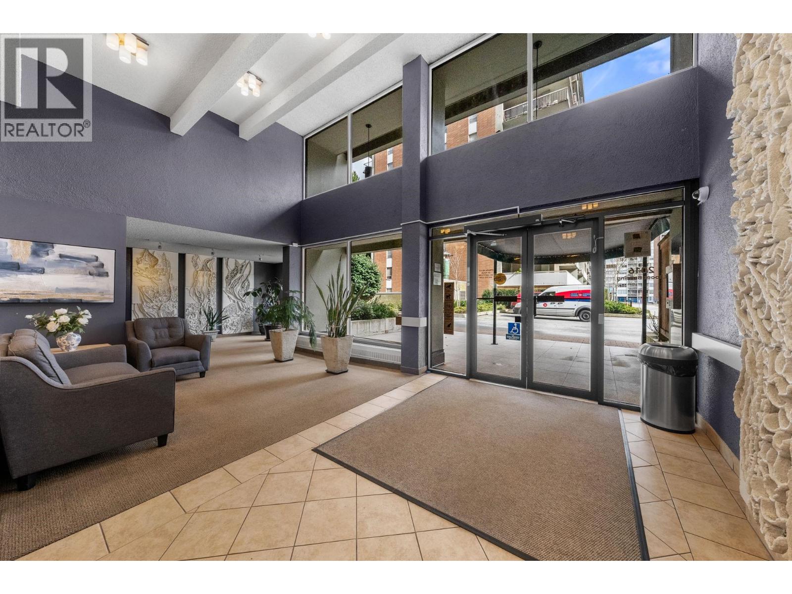 1404 2016 FULLERTON AVENUE, North Vancouver