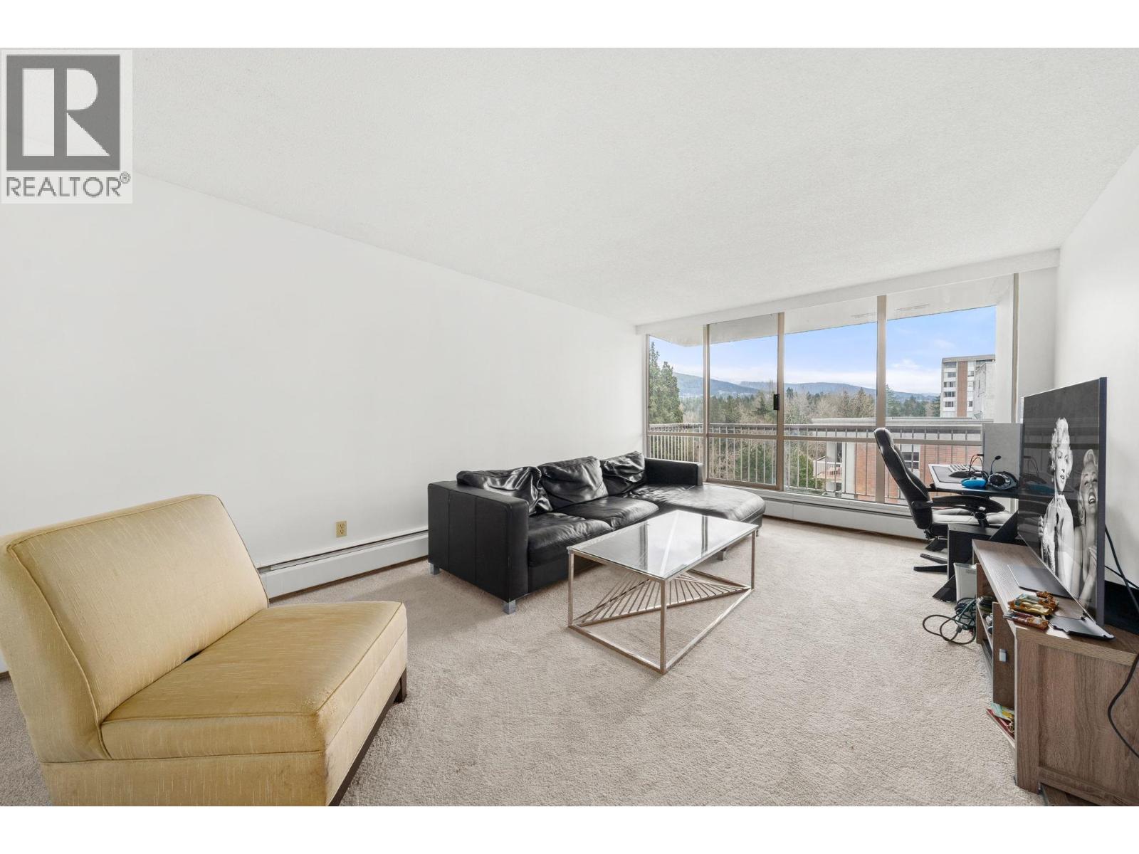 1404 2016 FULLERTON AVENUE, North Vancouver