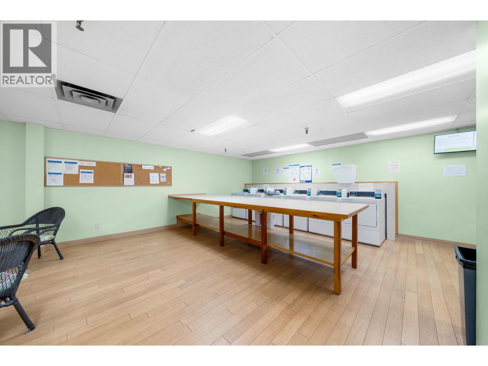 1404 2016 FULLERTON AVENUE, North Vancouver