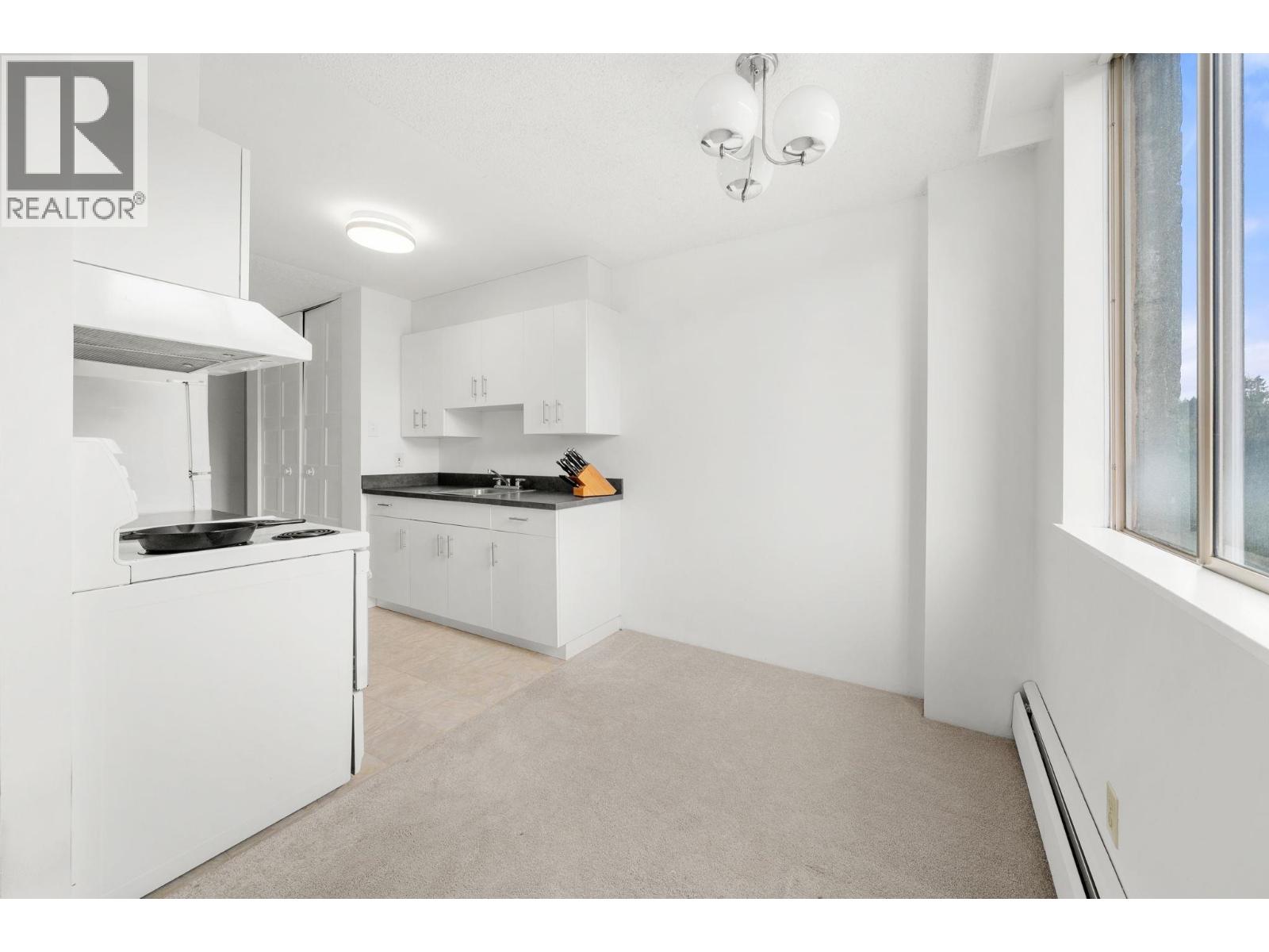 1404 2016 FULLERTON AVENUE, North Vancouver