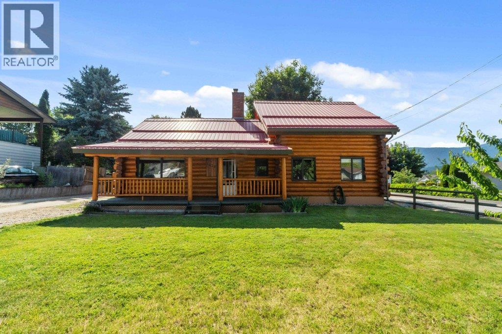 1421 10 Street SW, Salmon Arm