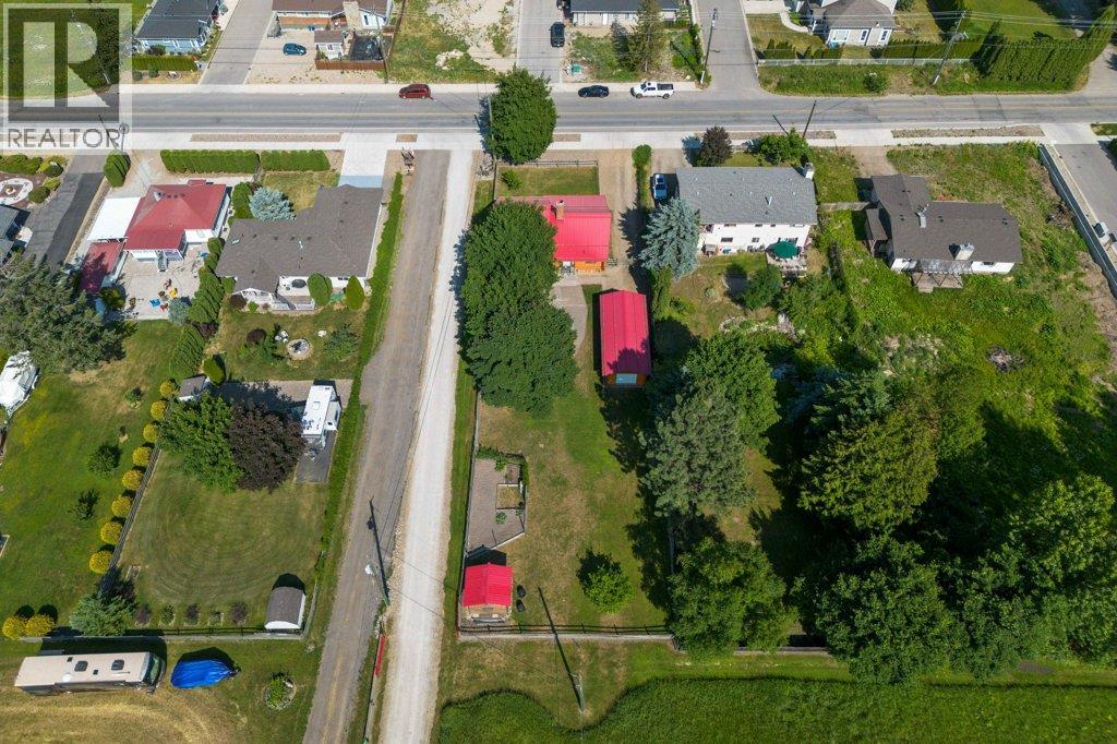 1421 10 Street SW, Salmon Arm