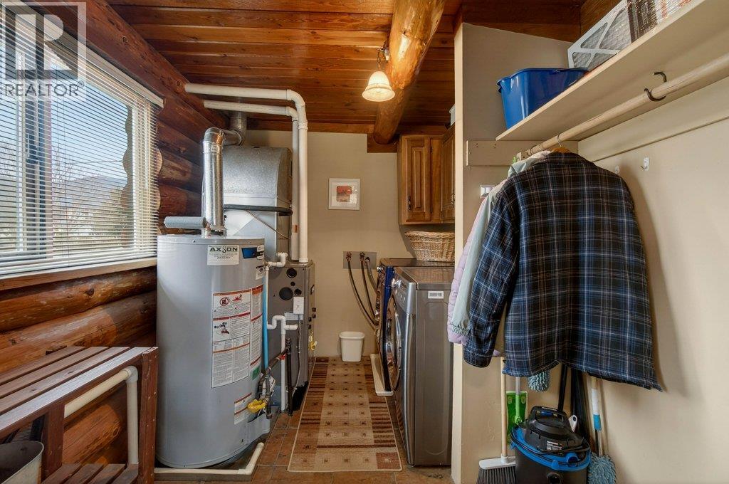 1421 10 Street SW, Salmon Arm