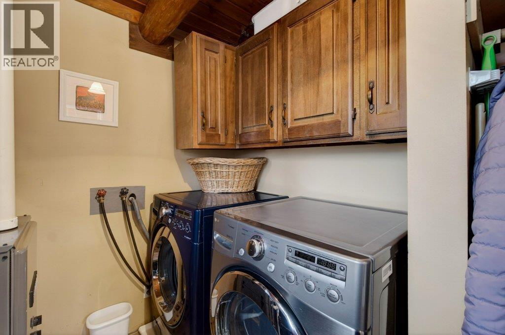 1421 10 Street SW - 36
