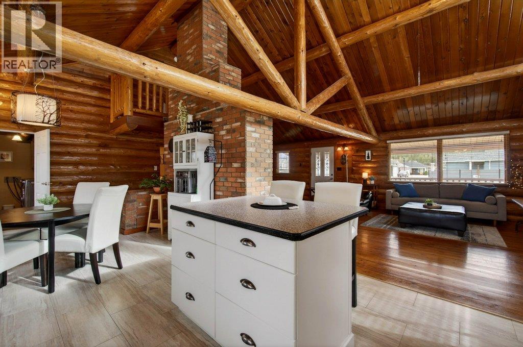 1421 10 Street SW, Salmon Arm