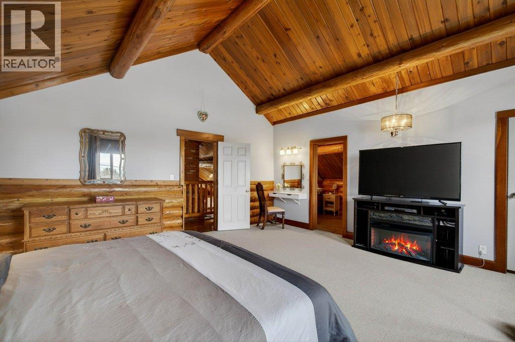 1421 10 Street SW, Salmon Arm