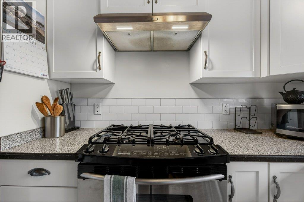 1421 10 Street SW - 25