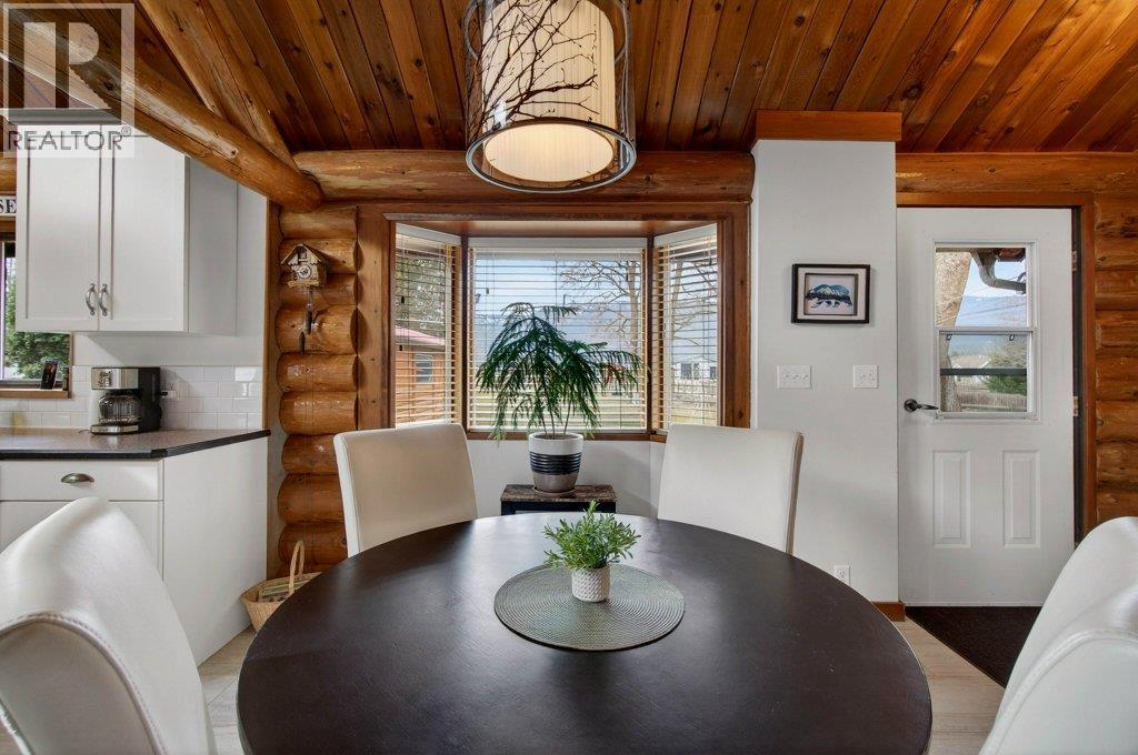 1421 10 Street SW, Salmon Arm