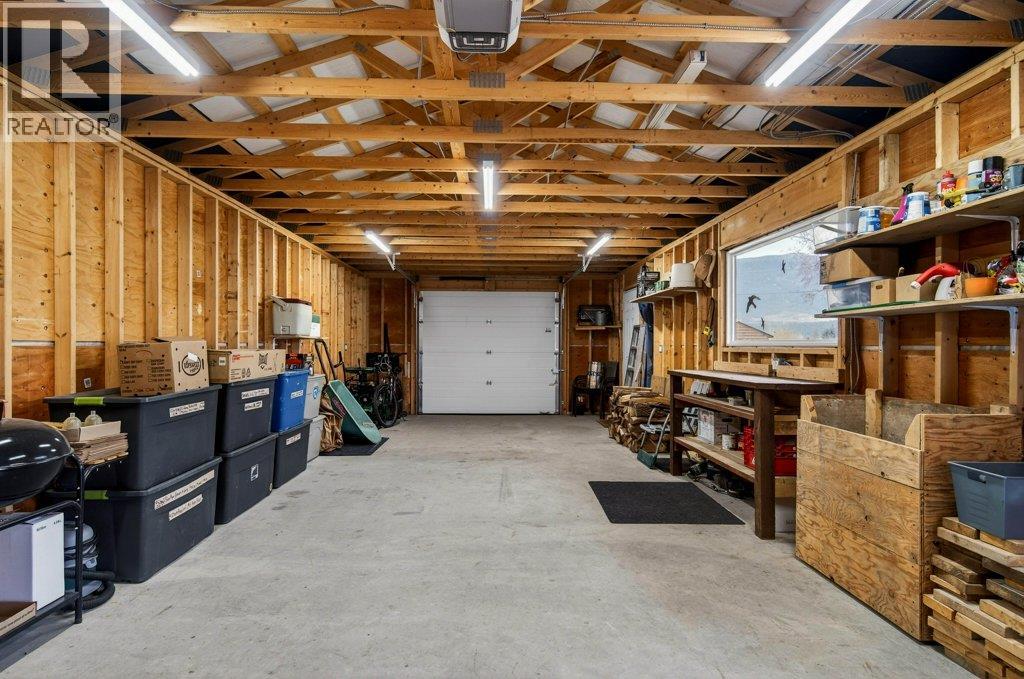 1421 10 Street SW, Salmon Arm