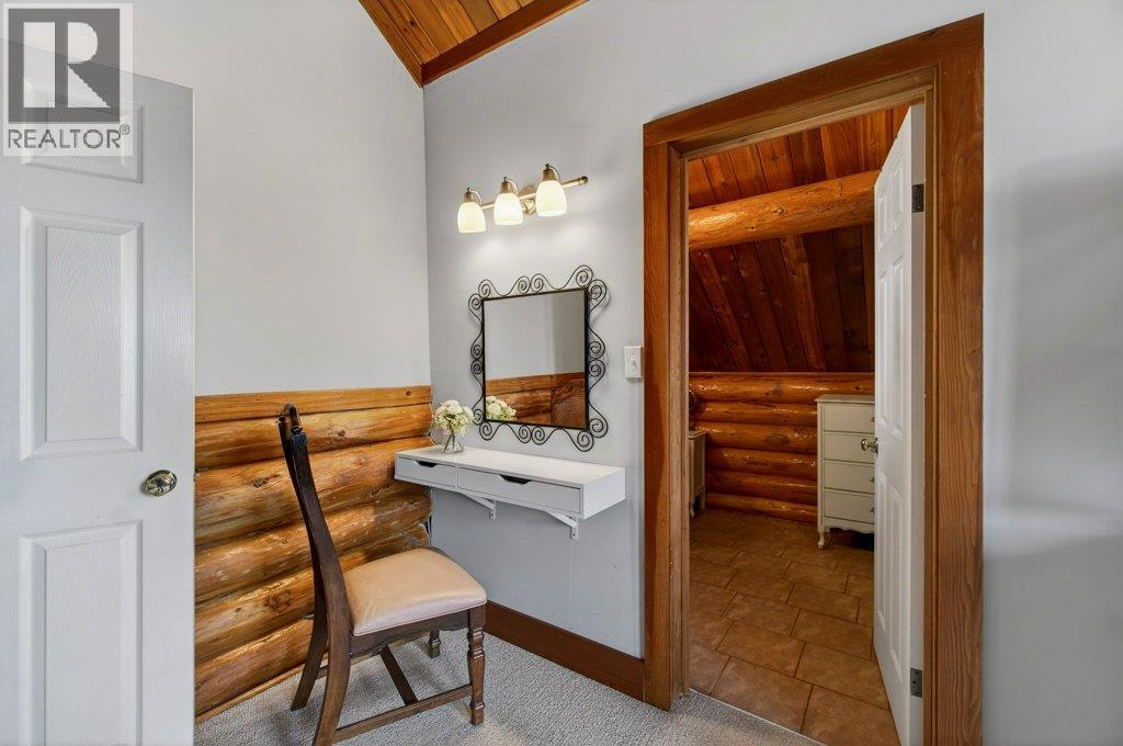 1421 10 Street SW, Salmon Arm