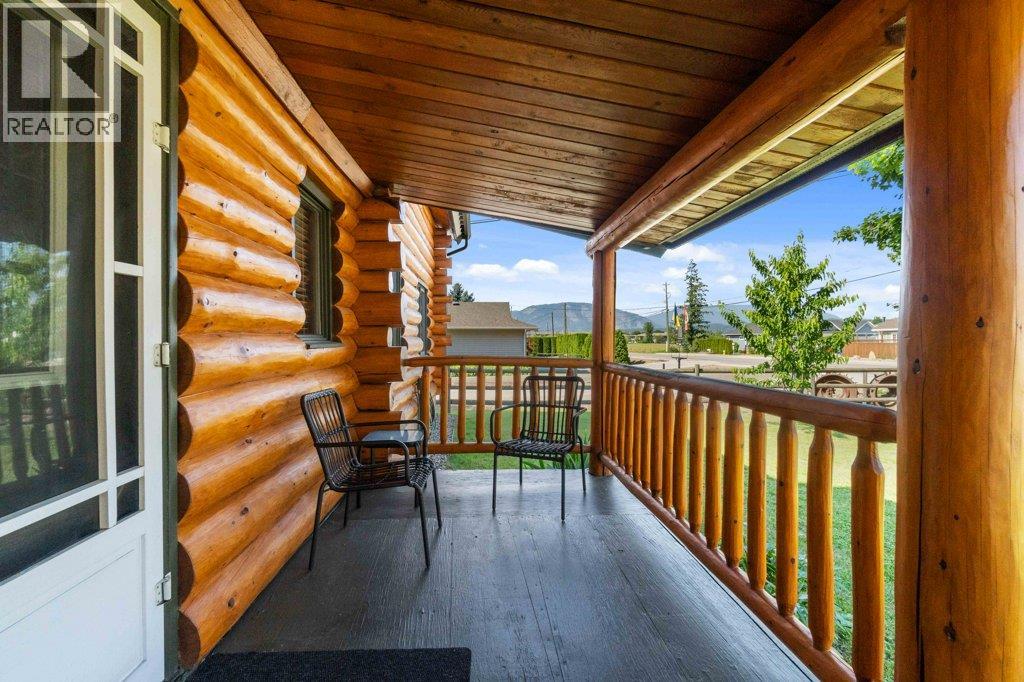 1421 10 Street SW, Salmon Arm