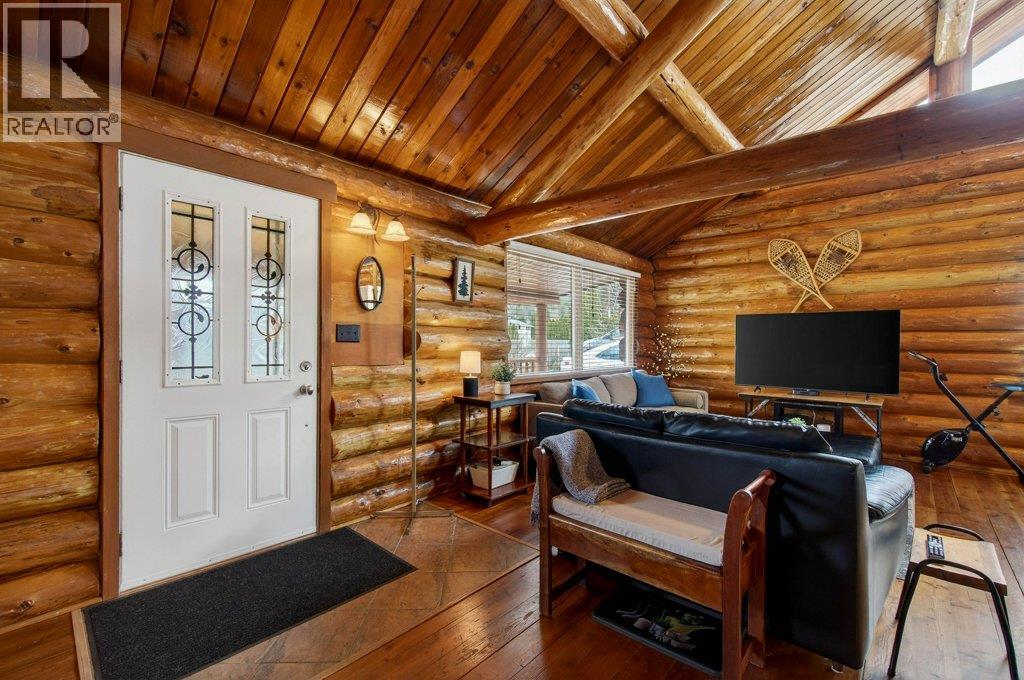 1421 10 Street SW, Salmon Arm