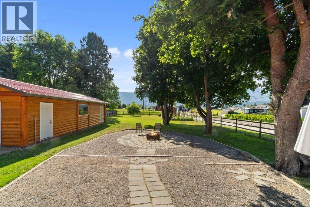 1421 10 Street SW, Salmon Arm