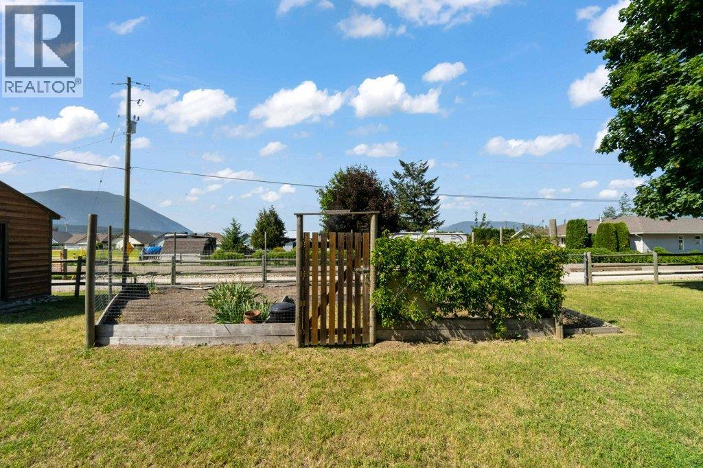 1421 10 Street SW, Salmon Arm