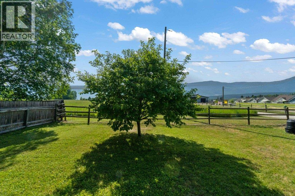 1421 10 Street SW, Salmon Arm