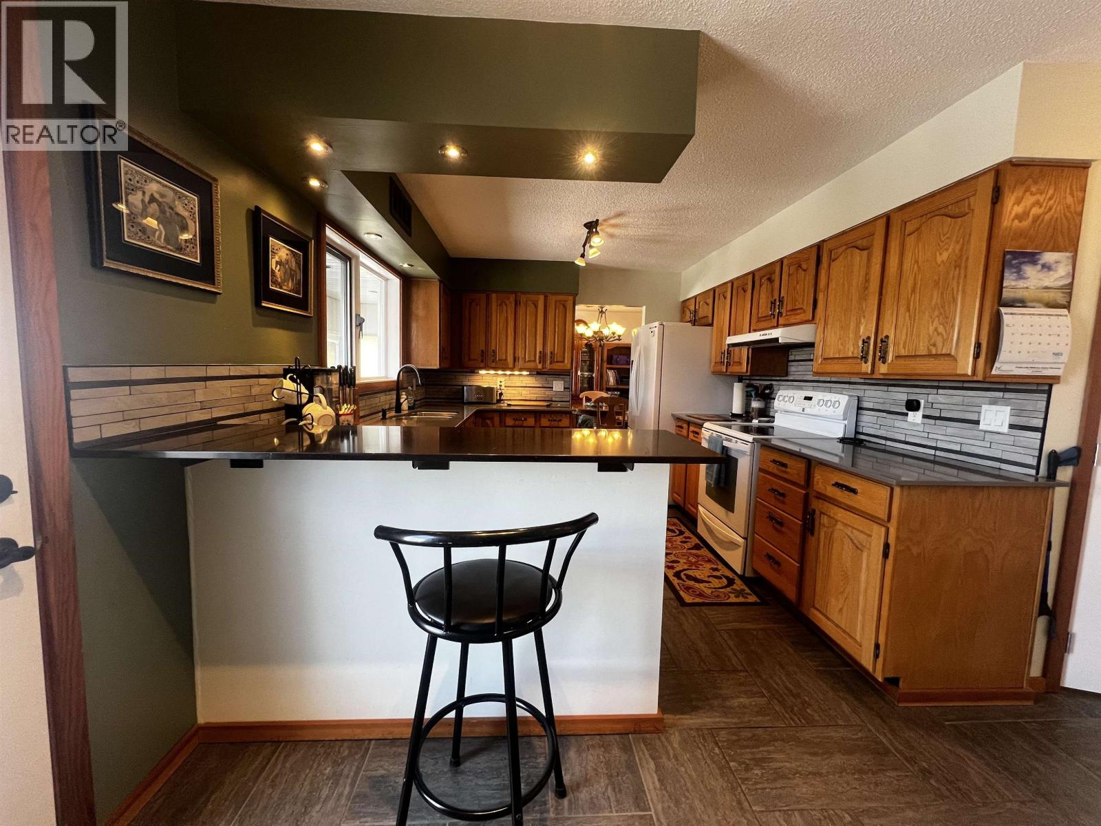 521 SIMON FRASER AVENUE, Fraser Lake