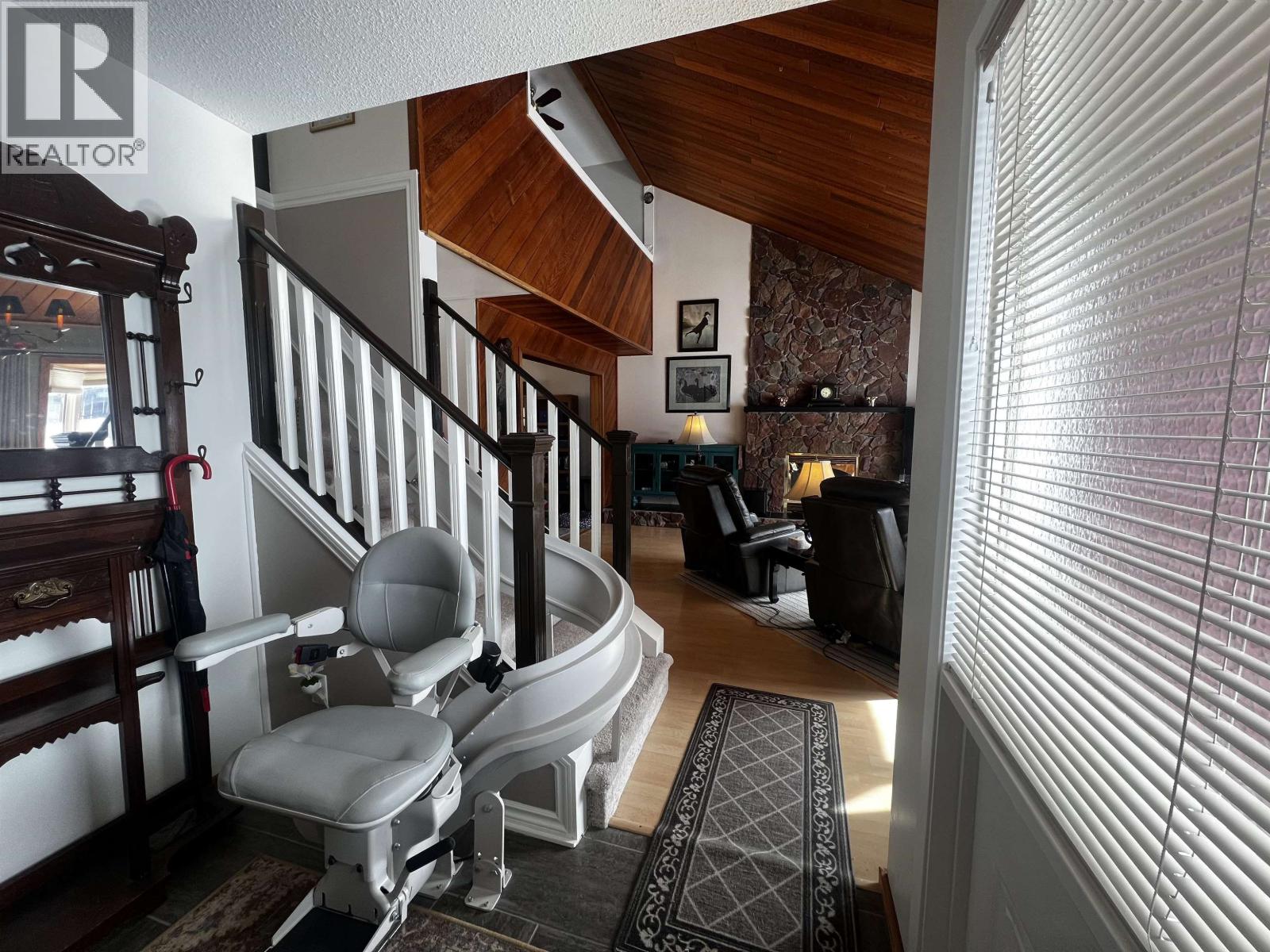 521 SIMON FRASER AVENUE, Fraser Lake