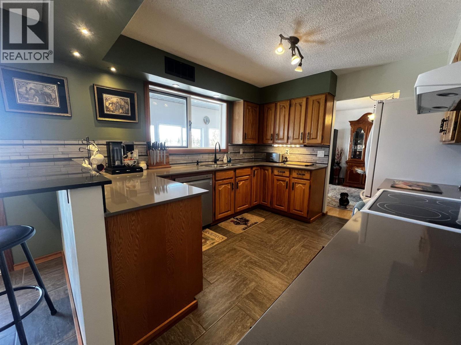 521 SIMON FRASER AVENUE, Fraser Lake