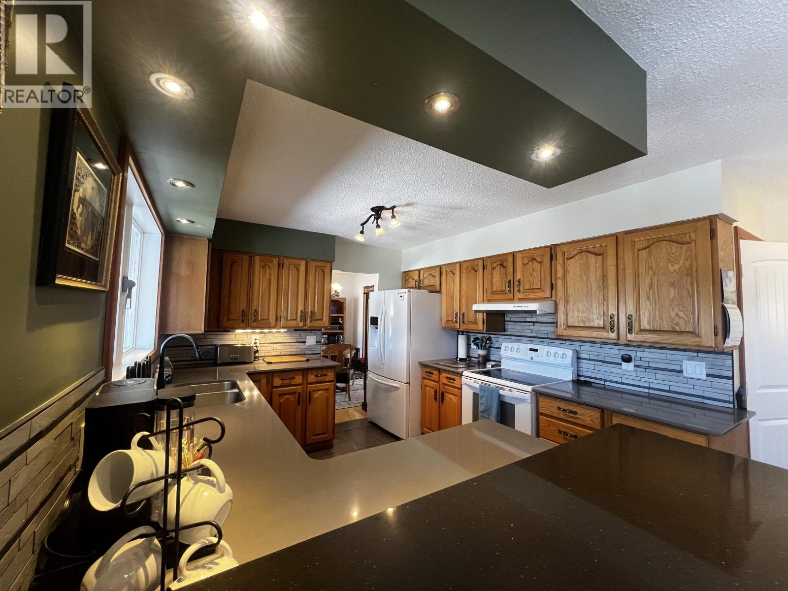 521 SIMON FRASER AVENUE, Fraser Lake