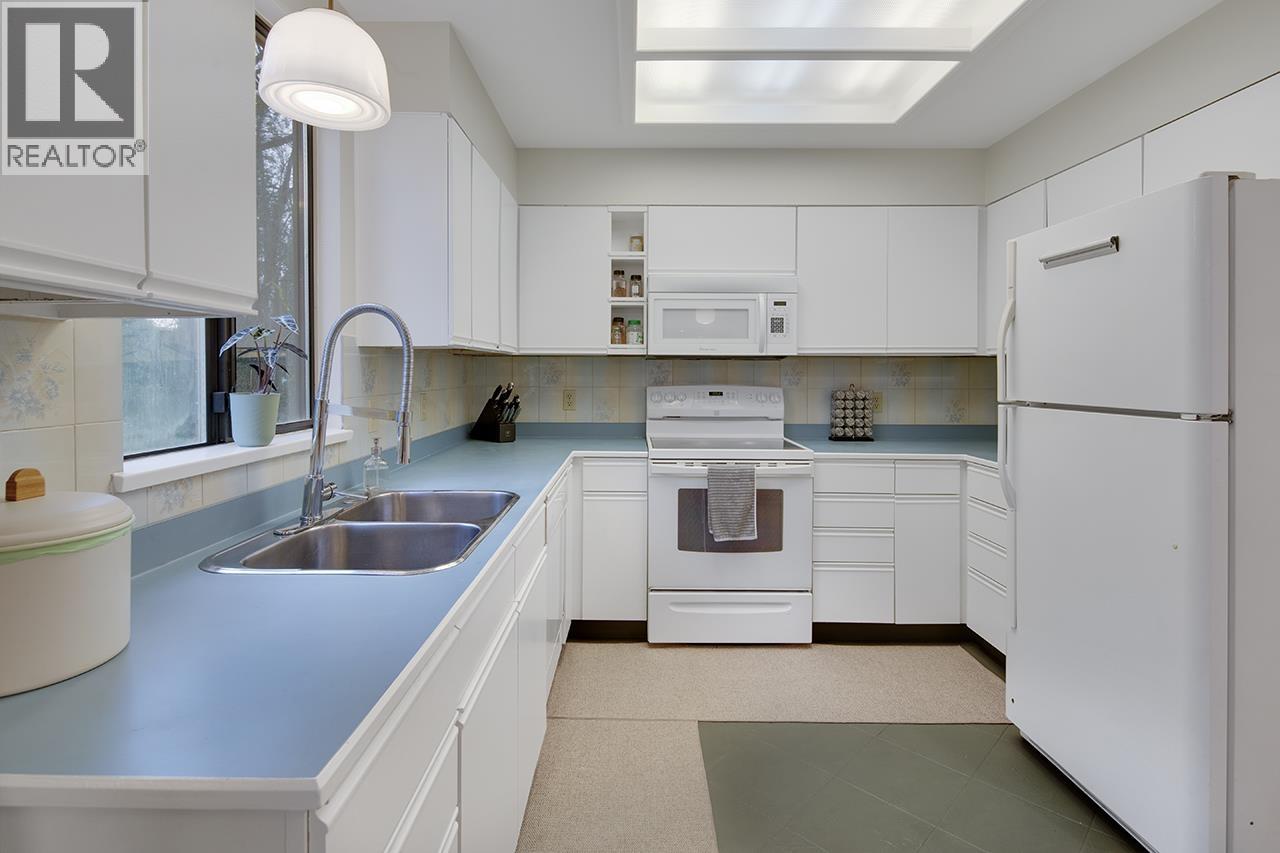 1736 LANGAN AVENUE, Port Coquitlam