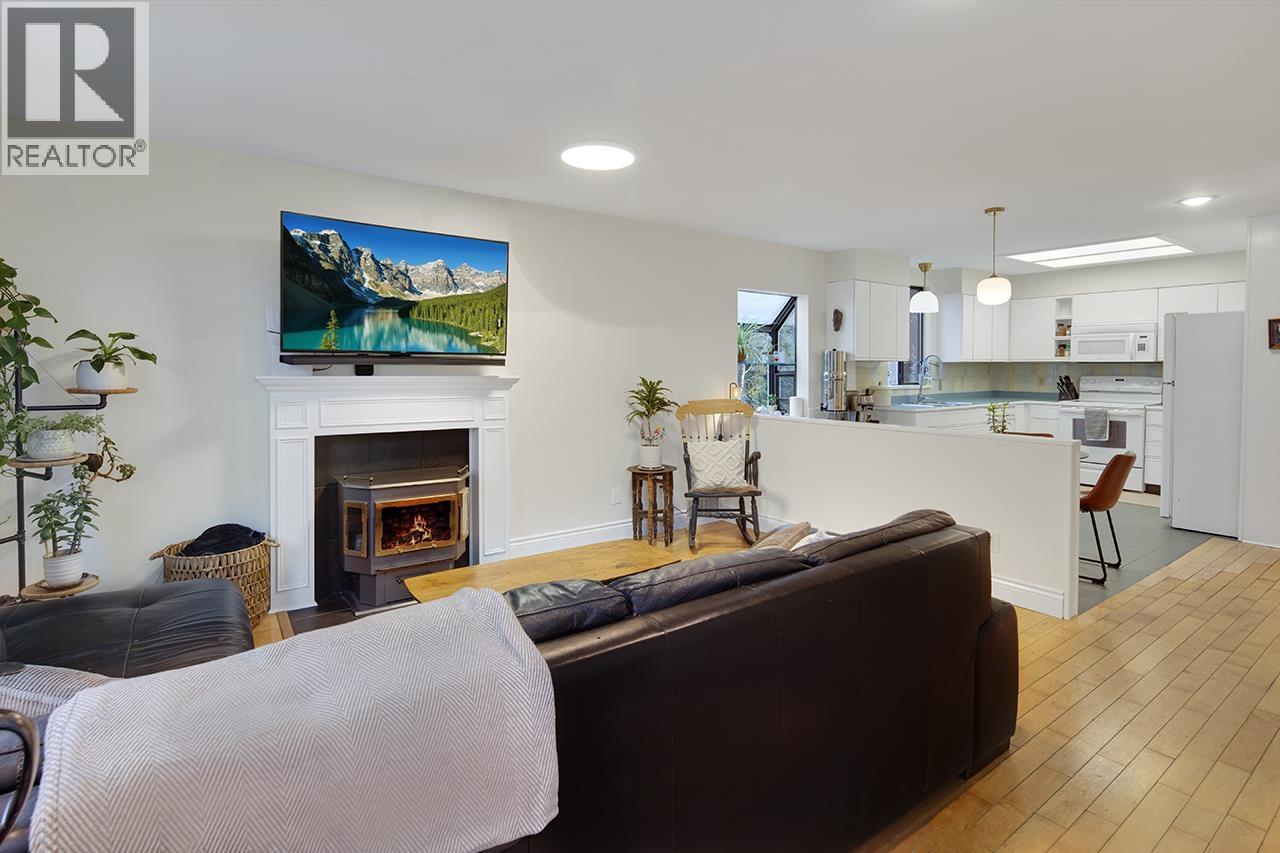 1736 LANGAN AVENUE, Port Coquitlam