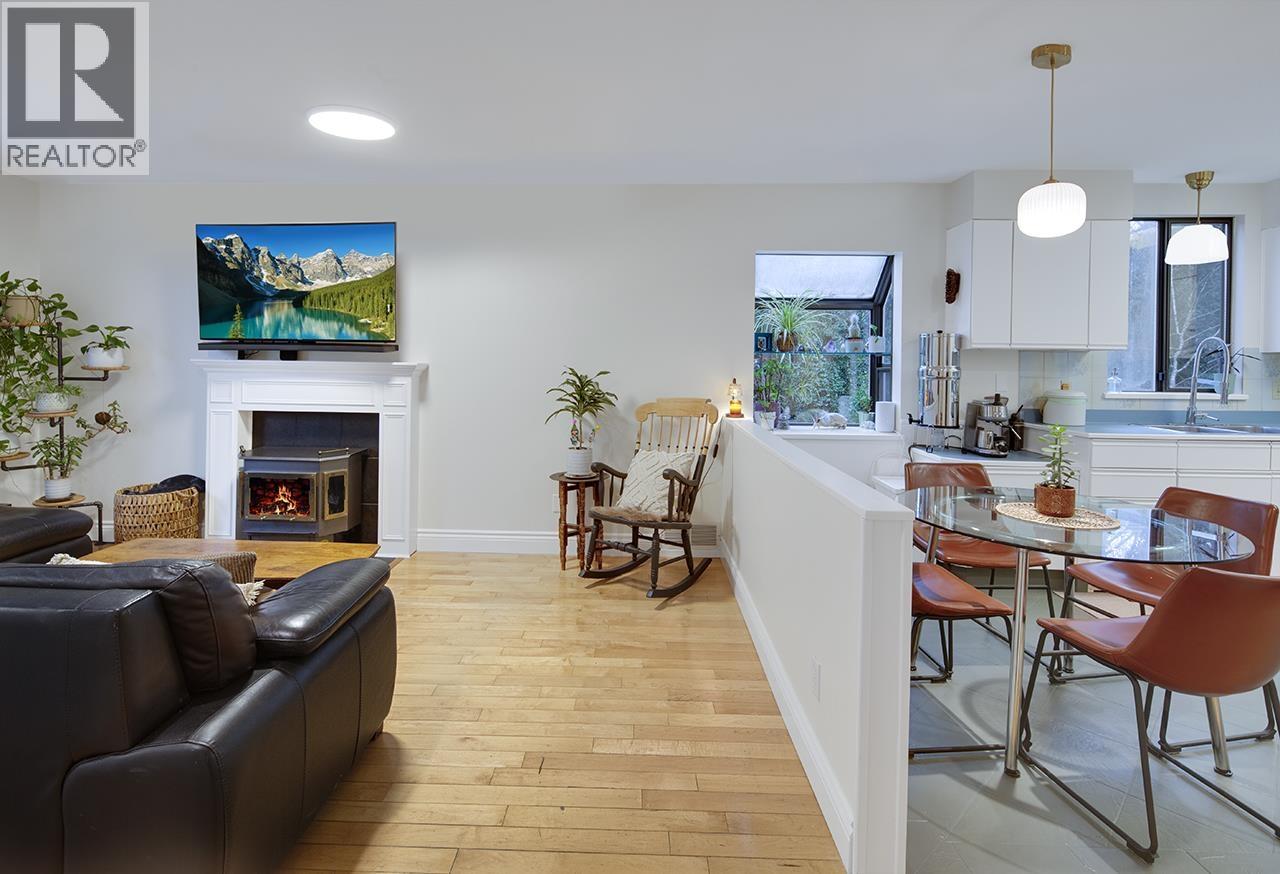 1736 LANGAN AVENUE, Port Coquitlam