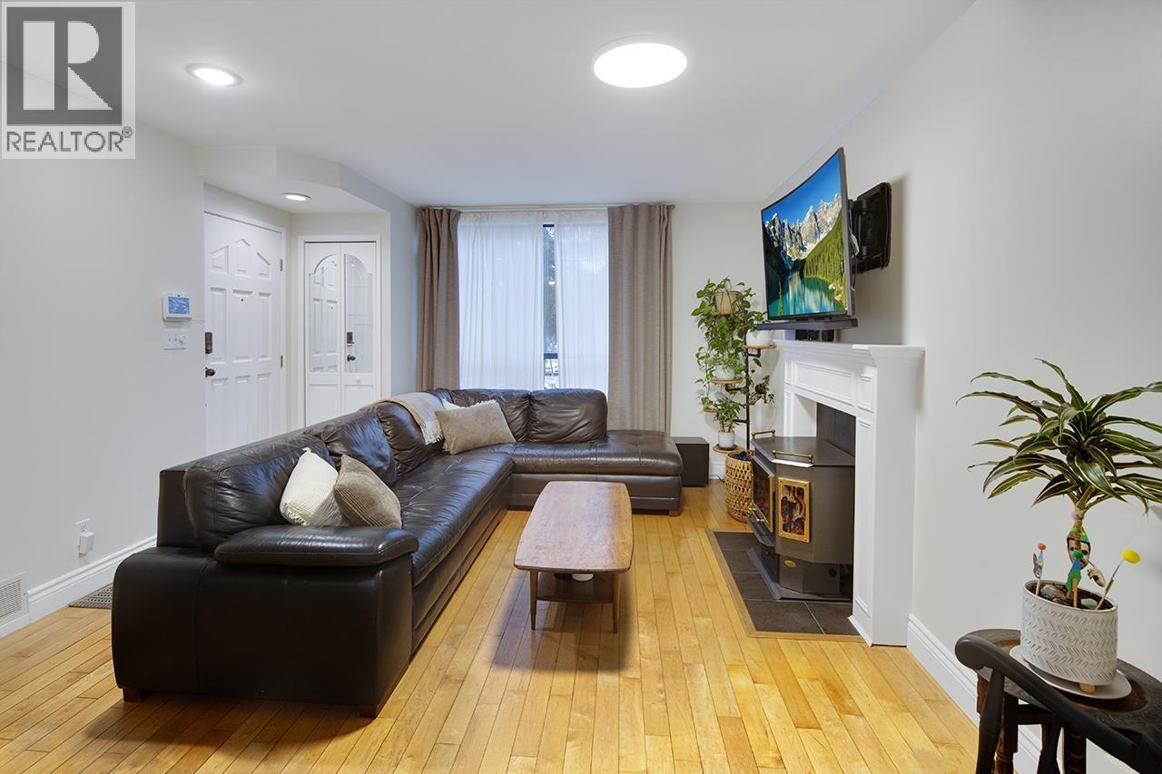 1736 LANGAN AVENUE, Port Coquitlam