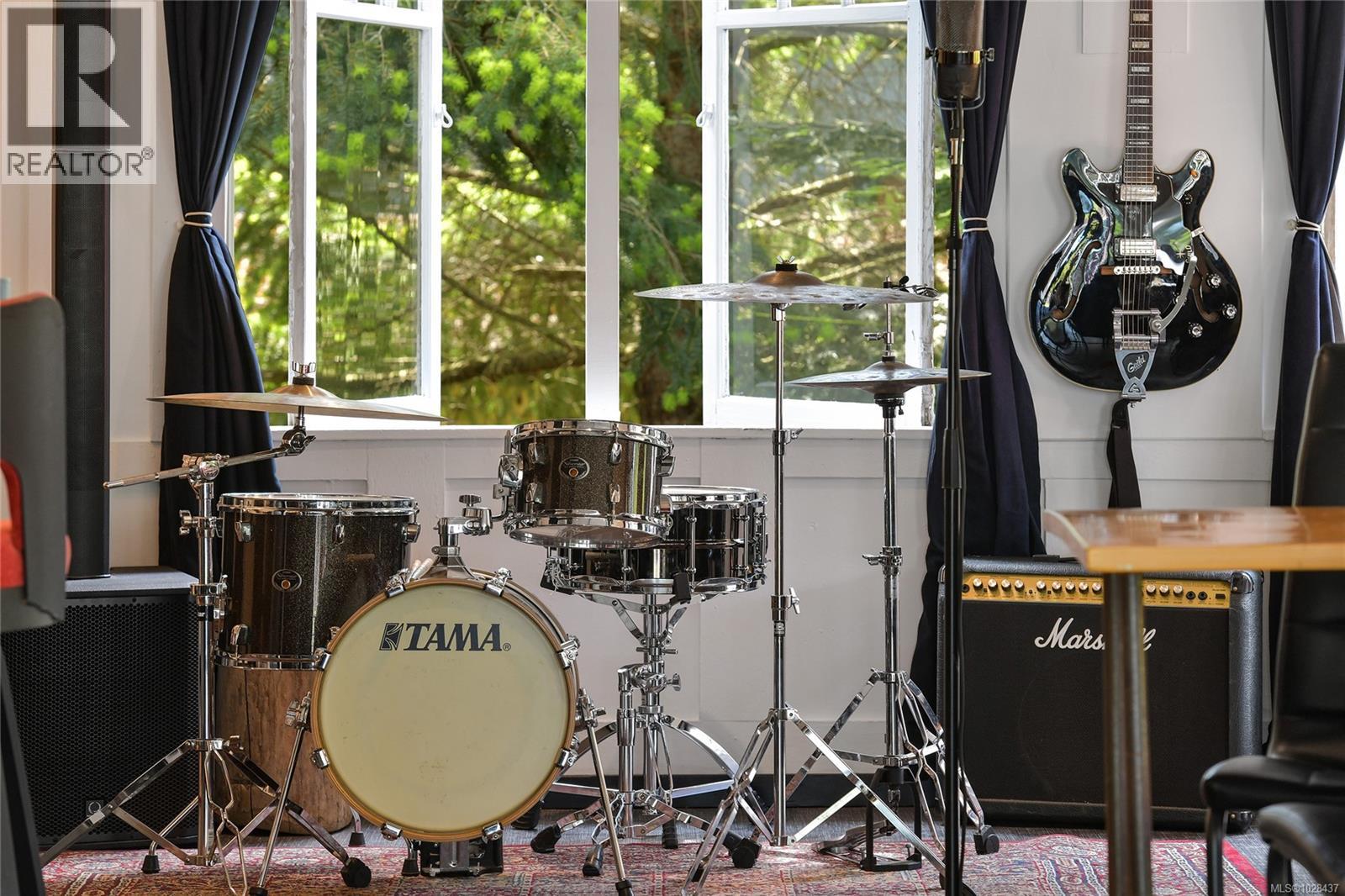  454 Village Bay Road, Mayne Island