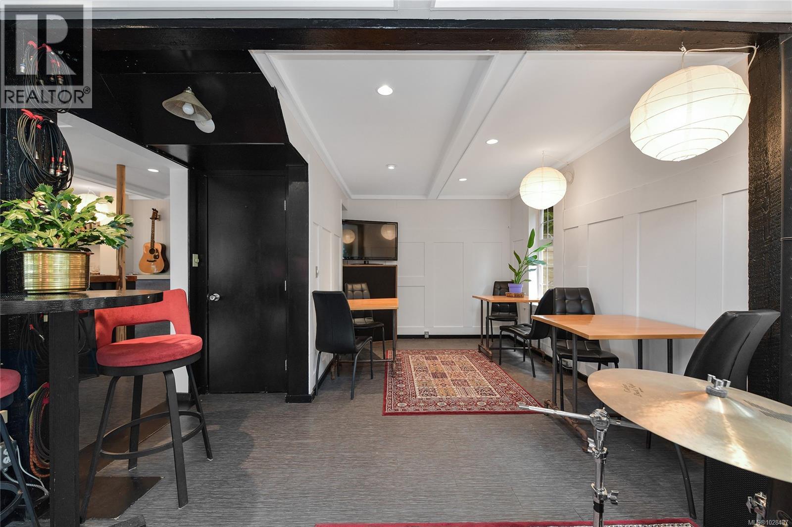  454 Village Bay Road, Mayne Island