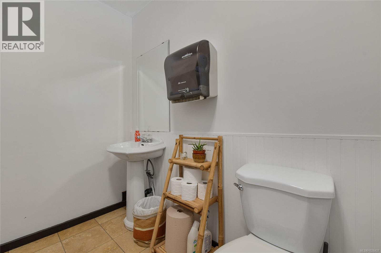  454 Village Bay Road, Mayne Island