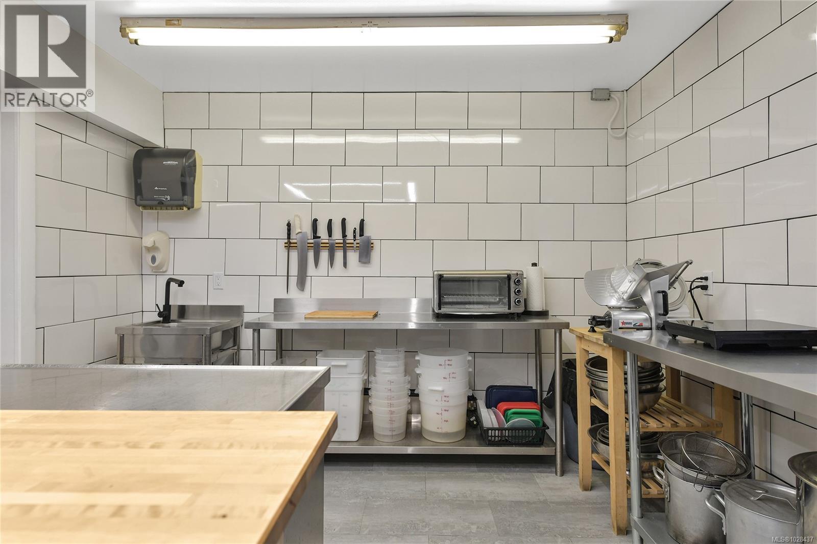  454 Village Bay Road, Mayne Island