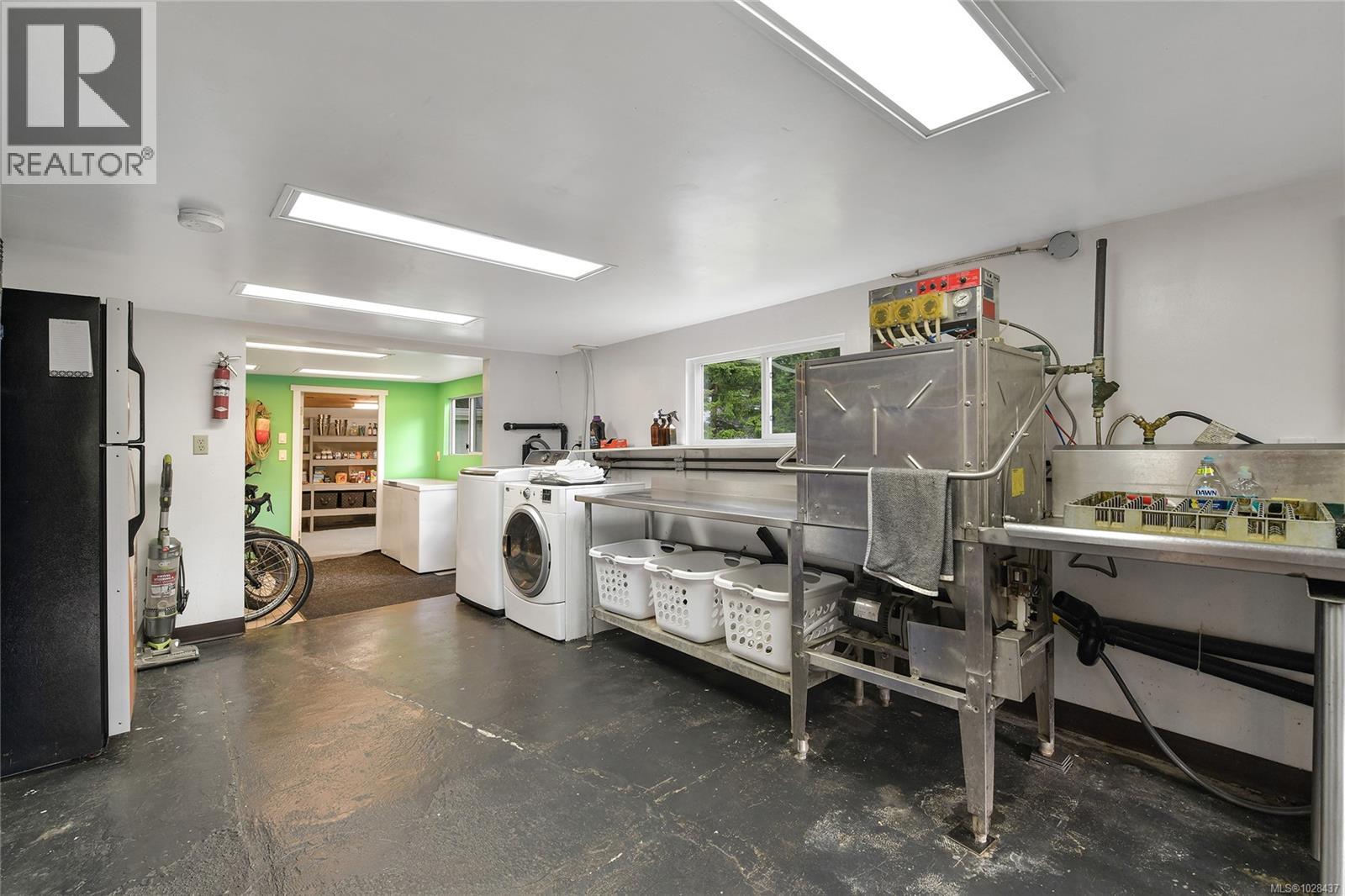  454 Village Bay Road, Mayne Island